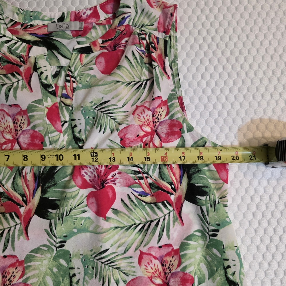Dalia Tropical Floral Sleeveless Top Women's 10/12 Pink Green Resort EUC - Picture 5 of 7